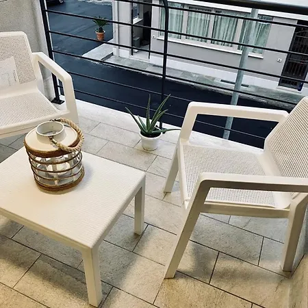 Chalaroste تيراسيني